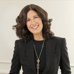 Meet your Posher, Lynn